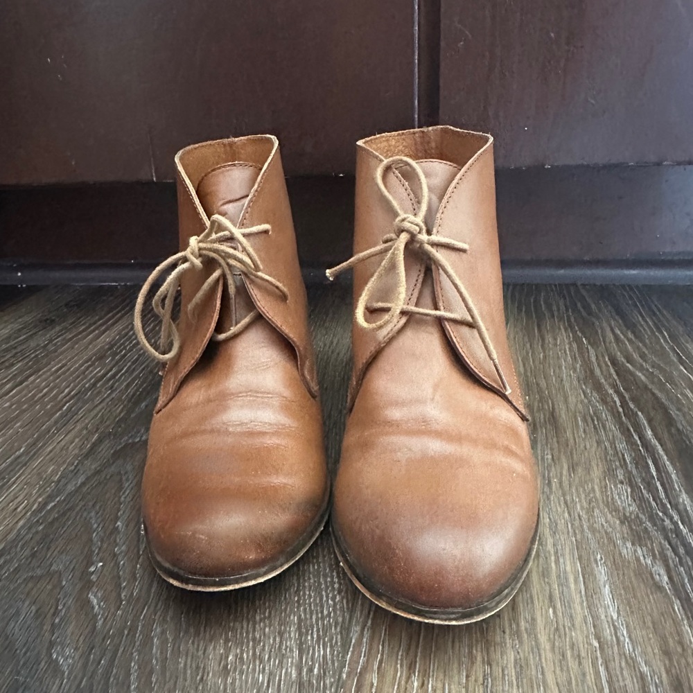 Chelsea Crew black label leather ankle booties